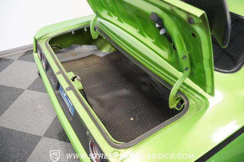 Unknown-Cuda-1972-Metallic-Green-Black-24