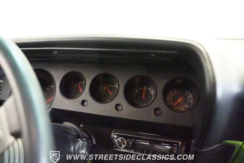 Unknown-Cuda-1972-Metallic-Green-Black-3