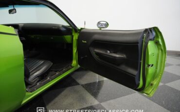 Unknown-Cuda-1972-Metallic-Green-Black-40