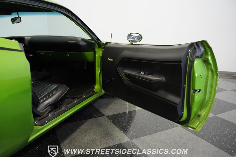 Unknown-Cuda-1972-Metallic-Green-Black-40