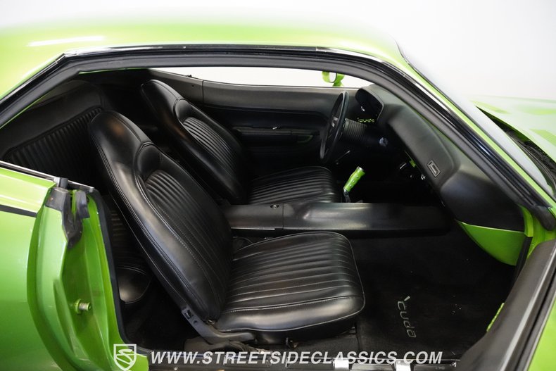 Unknown-Cuda-1972-Metallic-Green-Black-43
