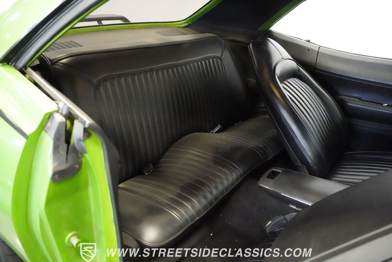 Unknown-Cuda-1972-Metallic-Green-Black-45