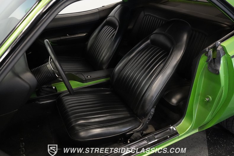 Unknown-Cuda-1972-Metallic-Green-Black-46