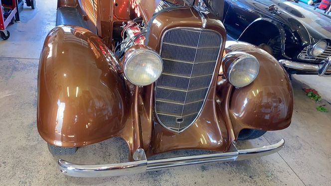 Unknown-Custom-cruiser-1933-Brown-Brown-11