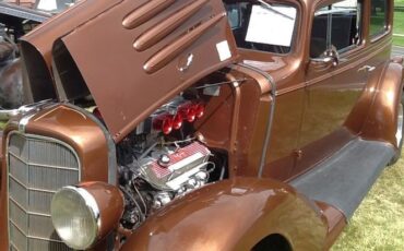 Unknown-Custom-cruiser-1933-Brown-Brown
