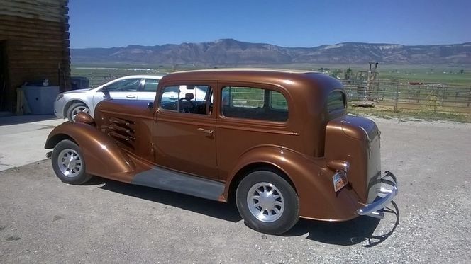 Unknown-Custom-cruiser-1933-Brown-Brown-5