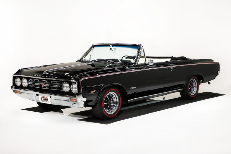 Unknown-Cutlass-1964-Ebony-Black-White-25