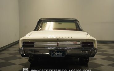 Unknown-Cutlass-1965-Provincial-White-Red-14