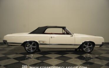 Unknown-Cutlass-1965-Provincial-White-Red-18