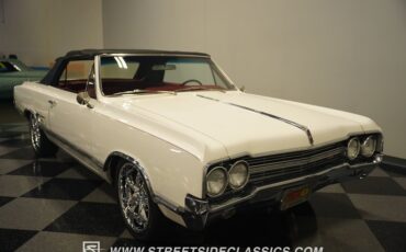 Unknown-Cutlass-1965-Provincial-White-Red-21