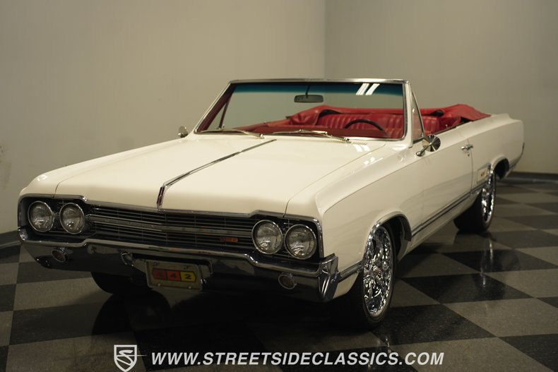 Unknown-Cutlass-1965-Provincial-White-Red-23