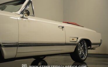Unknown-Cutlass-1965-Provincial-White-Red-26