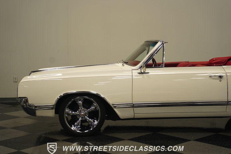 Unknown-Cutlass-1965-Provincial-White-Red-27