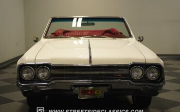 Unknown-Cutlass-1965-Provincial-White-Red-3