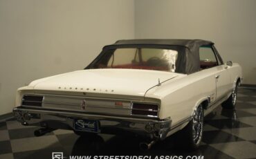 Unknown-Cutlass-1965-Provincial-White-Red-30
