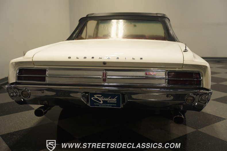 Unknown-Cutlass-1965-Provincial-White-Red-31