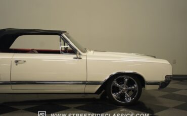 Unknown-Cutlass-1965-Provincial-White-Red-35