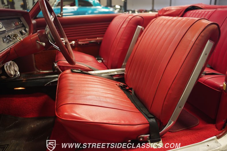 Unknown-Cutlass-1965-Provincial-White-Red-46