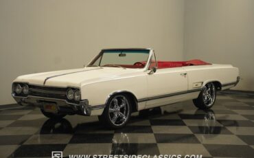 Unknown-Cutlass-1965-Provincial-White-Red-7