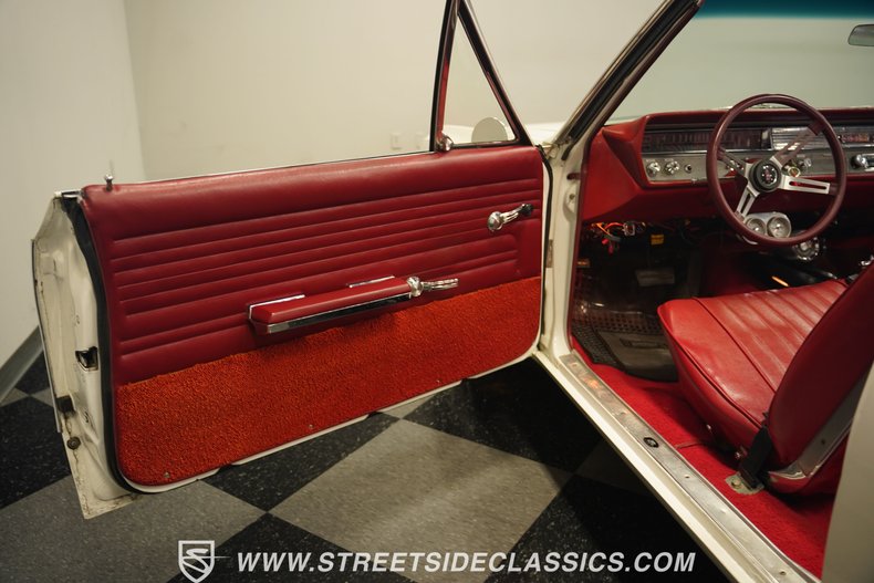 Unknown-Cutlass-1965-Provincial-White-Red-9