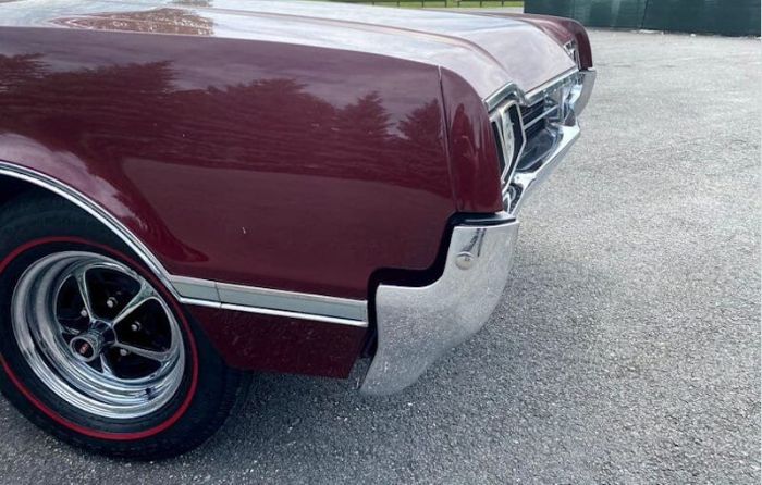 Unknown-Cutlass-1966-MaroonBlack-Top-Black-Vinyl-1