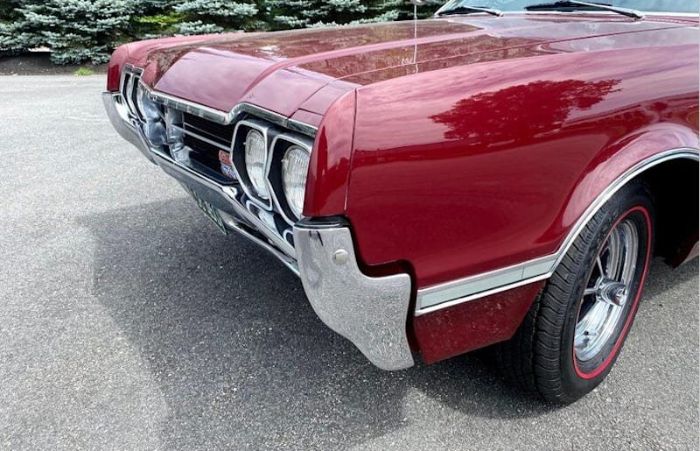Unknown-Cutlass-1966-MaroonBlack-Top-Black-Vinyl-14