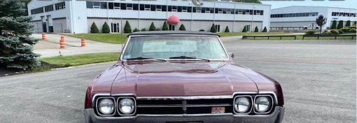 Unknown-Cutlass-1966-MaroonBlack-Top-Black-Vinyl-16