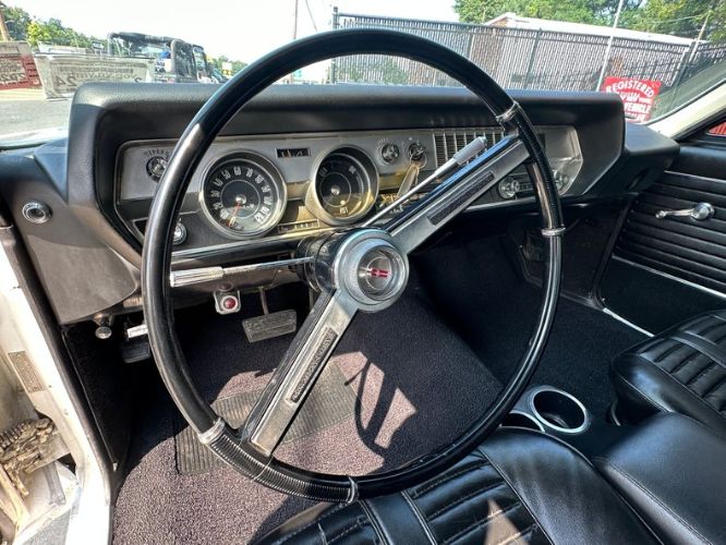 Unknown-Cutlass-1966-White-Black-18