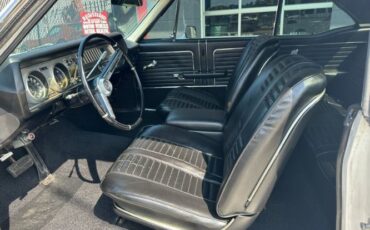 Unknown-Cutlass-1966-White-Black-20
