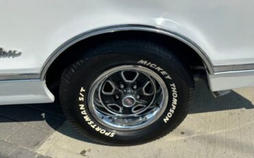 Unknown-Cutlass-1966-White-Black-22