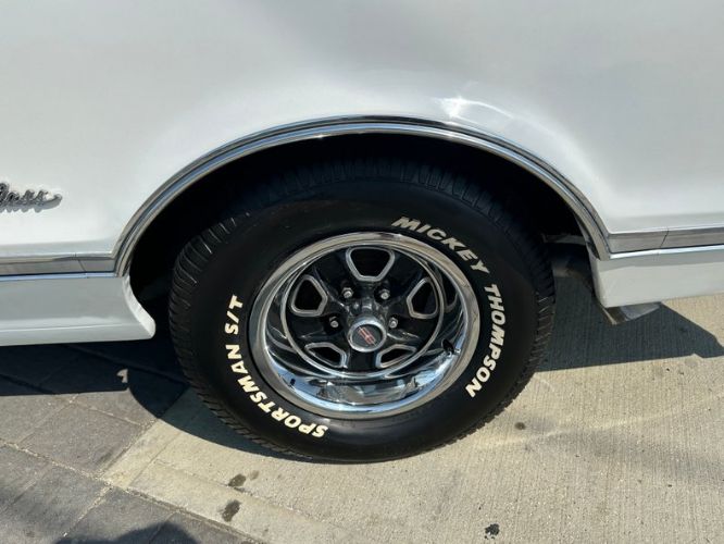 Unknown-Cutlass-1966-White-Black-22