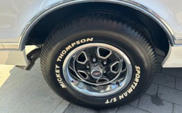 Unknown-Cutlass-1966-White-Black-23