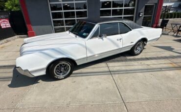 Unknown-Cutlass-1966-White-Black-25