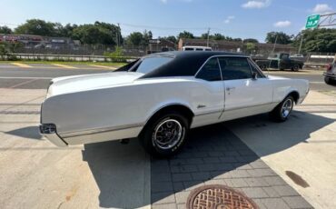 Unknown-Cutlass-1966-White-Black-27