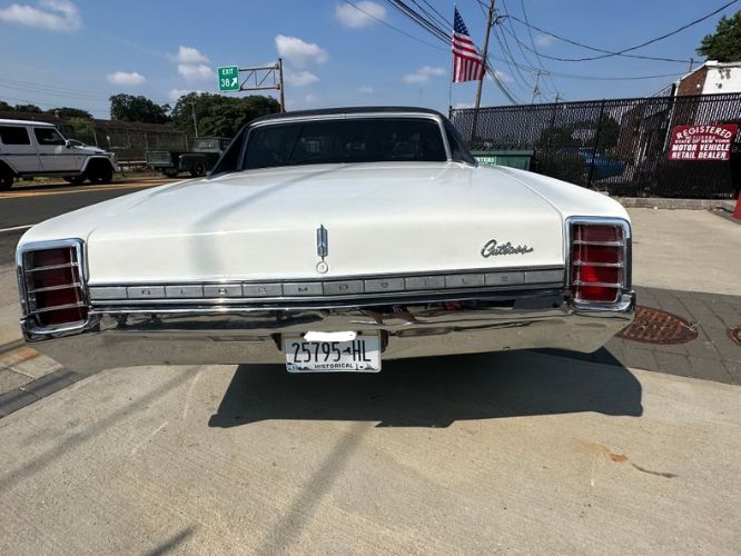 Unknown-Cutlass-1966-White-Black-5