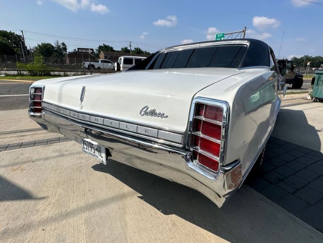 Unknown-Cutlass-1966-White-Black-6