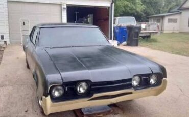 Unknown-Cutlass-1967-Black-13