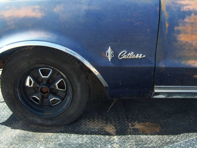 Unknown-Cutlass-1967-Blue-12
