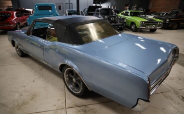 Unknown-Cutlass-1967-Blue-Metallic-Blue-10