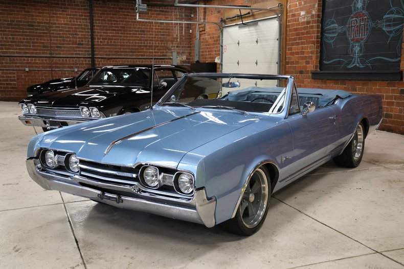 Unknown-Cutlass-1967-Blue-Metallic-Blue-13