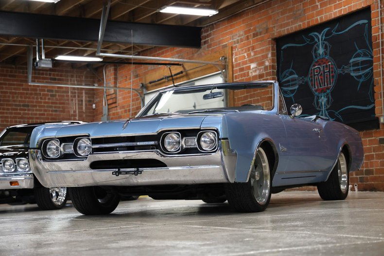 Unknown-Cutlass-1967-Blue-Metallic-Blue-14