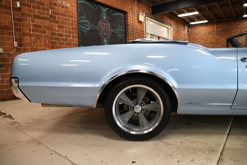 Unknown-Cutlass-1967-Blue-Metallic-Blue-16