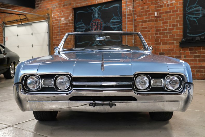 Unknown-Cutlass-1967-Blue-Metallic-Blue-17