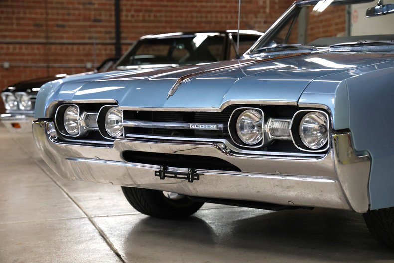 Unknown-Cutlass-1967-Blue-Metallic-Blue-22