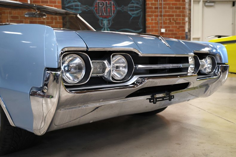 Unknown-Cutlass-1967-Blue-Metallic-Blue-23