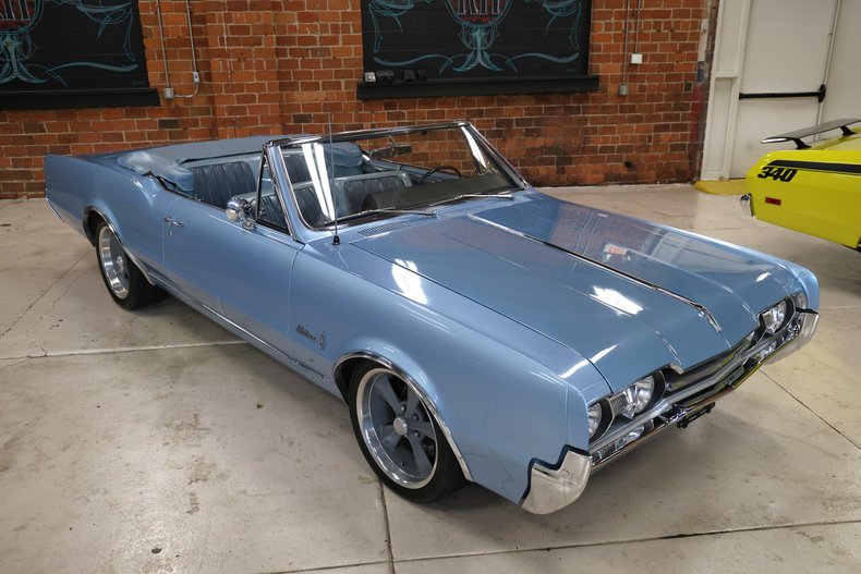 Unknown-Cutlass-1967-Blue-Metallic-Blue-24