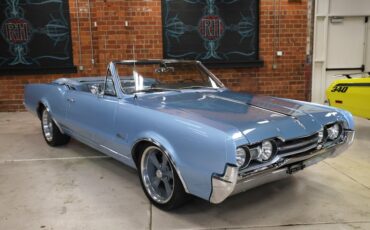 Unknown-Cutlass-1967-Blue-Metallic-Blue-25