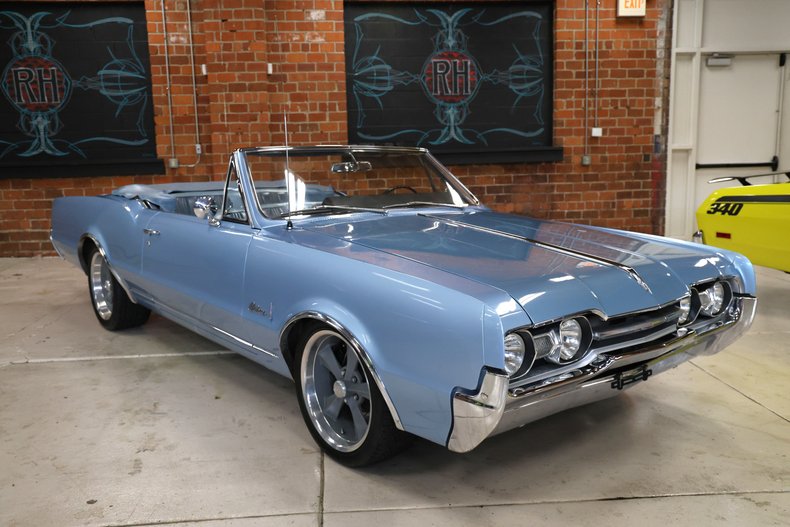 Unknown-Cutlass-1967-Blue-Metallic-Blue-25