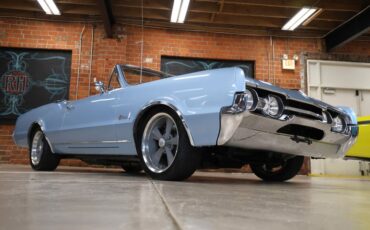Unknown-Cutlass-1967-Blue-Metallic-Blue-26