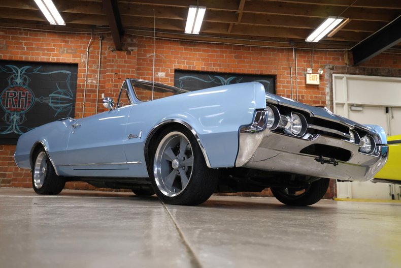 Unknown-Cutlass-1967-Blue-Metallic-Blue-26